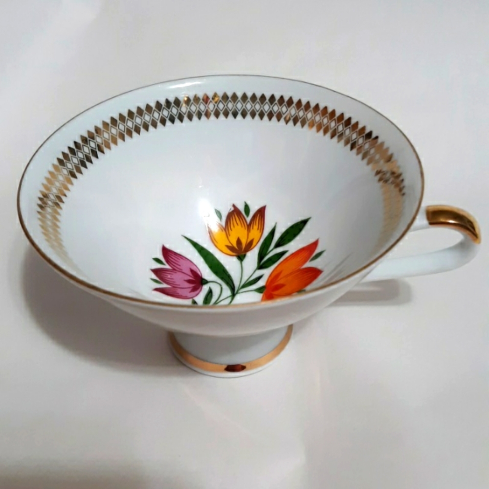 Winterling Teacup Tulip Print Gold and White Color Vintage Bavaria